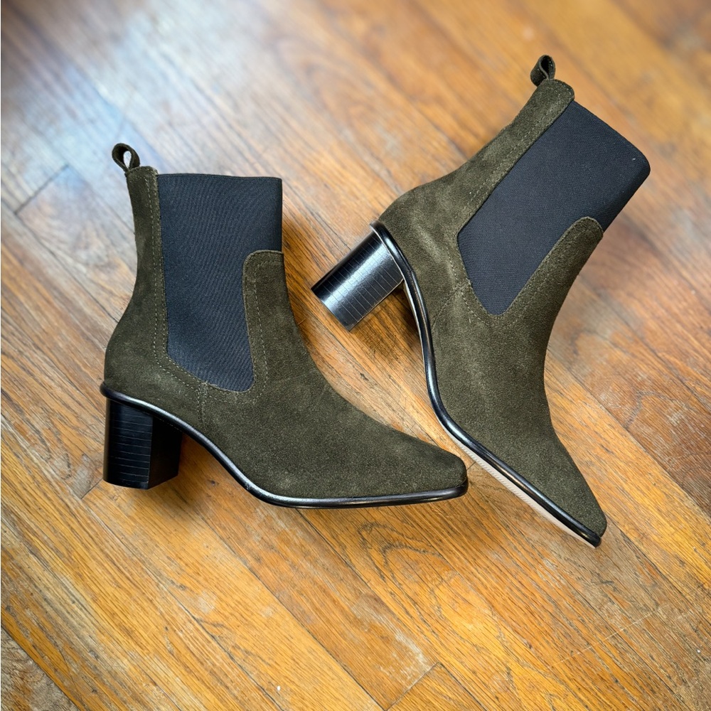 Patina Brand Vero Chelsea boot in the color “Vine”(olive green). Suede. Size 9.5